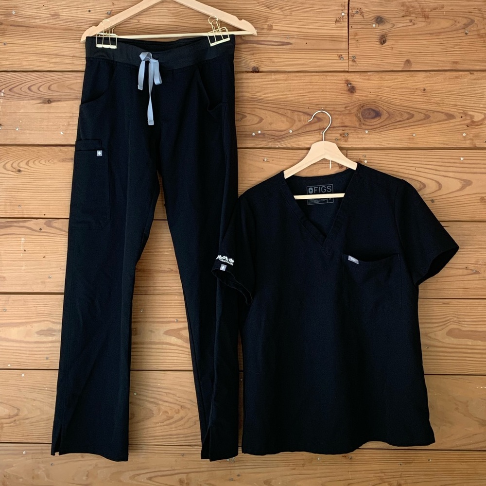 Women’s Figs Scrub Set in Black